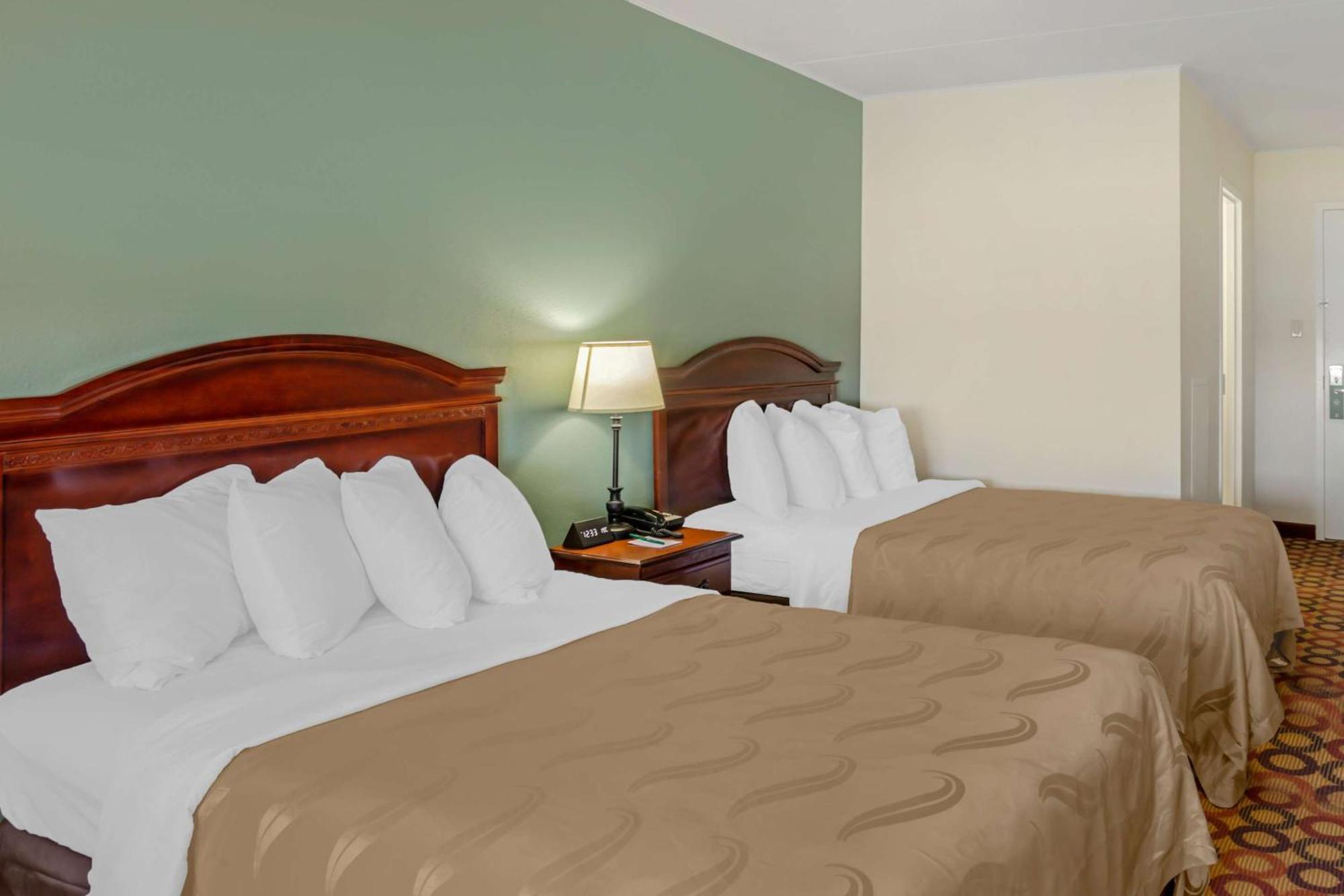 Inn Quality Enola - 2*